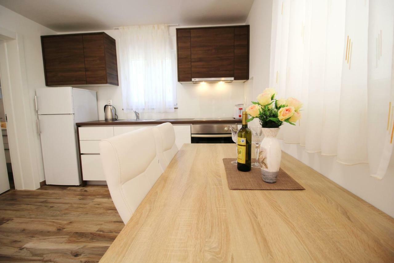 Apartments Buskulic Petrčane Kültér fotó